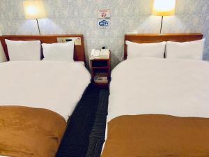 Tokyo Plaza Hotel - Amenities and Services