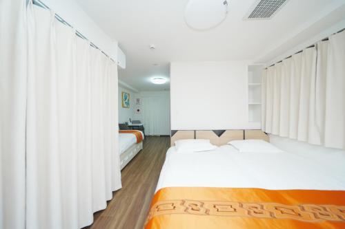 Tokyo Real Real Hotel 301 - Guest Ratings and Reviews