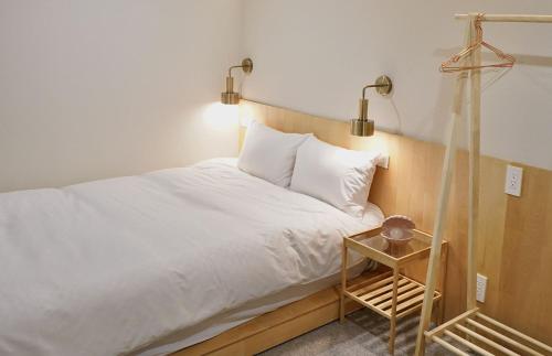 Tokyo Shinjuku Super Central Design Room Yeoa Shinjuku Park 3 Minutes by Bus 1 Minute by Foot Super Spacious Free Wifi Tree Shade and Breeze - Accommodation Features