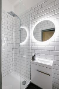 Tower Bridge Road Rooms - Location and Accessibility