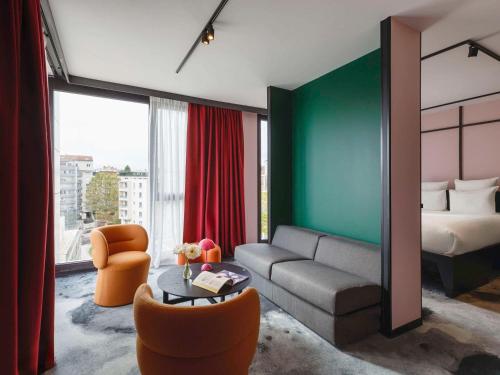 TRIBE Lyon Croix Rousse - Location and Accessibility