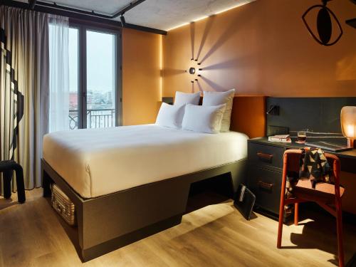 Tribe Paris Saint Ouen - Room Features and Amenities