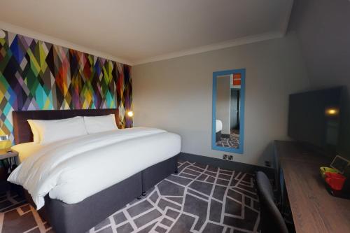 Village Hotel Bracknell - Facilities and Amenities