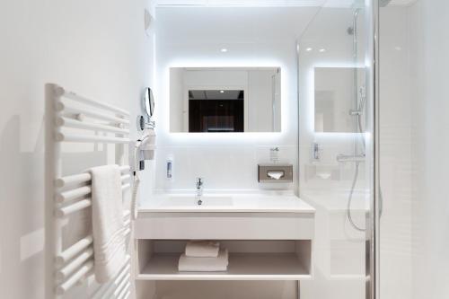 Westotel Taverny - Paris Val-d'Oise - Facilities and Guest Services