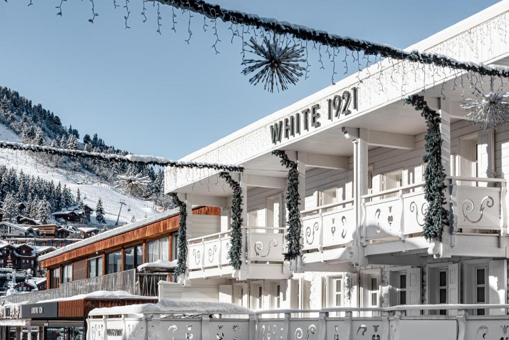 White 1921 Courchevel - Location and Attractions Nearby