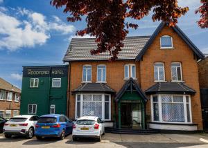 Woodford Hotel - Facilities and Services
