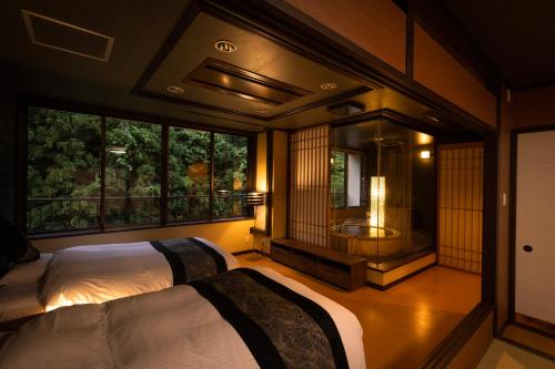 Yamanakaonsen Ohanami Kyubei - Room Types and Features