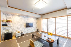 Yoshino - Guest Reviews and Ratings