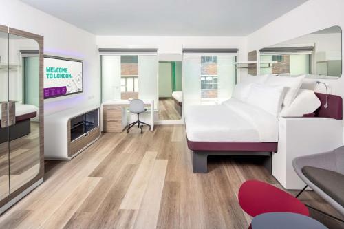 YOTEL London City - Facilities and Services