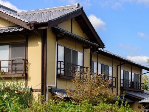 Yufuin Onsen Wafu Ryokan Tsuenosho - Amenities and Services