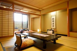 Yumenoi - Dining Options