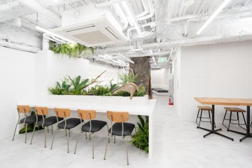 ZONE SHINSAIBASHI WEST - Guest Ratings and Reviews