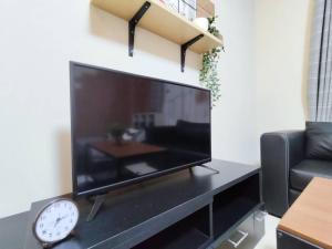 43 Shinjuku Central Inn, 5 Mins to Station, Max 3, Directly Accessible to Shinjuku, Near Takadanobaba, With a Shared Bath and a Wooden Floor With a Silver Seat, Original Accommodation - Amenities and Features