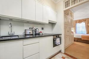 44 Curzon Street by Mansley - Accommodation Features