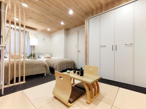 62 New Inn Central Shinjuku, 5 Mins to Station, Max 5P, Shinjuku Yoshikawa, Above the Onsen, Dairokudo, Aoyama-Dai, Yanagibashi - Key Amenities