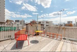 8b HOTEL -Osaka Nishikujo APARTMENT- - Guest Reviews and Ratings