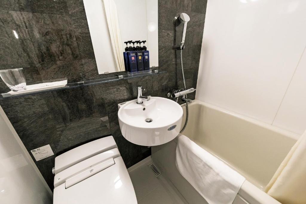 Akasaka Yoko Hotel - Good To Know