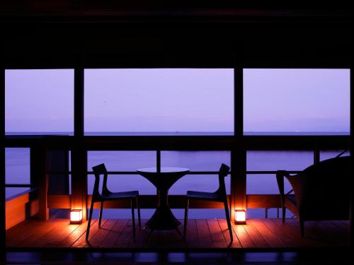 Amahara - On-Site Dining