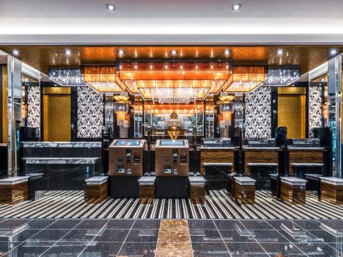 APA Hotel Shin Osaka Ekimae - Amenities and Facilities