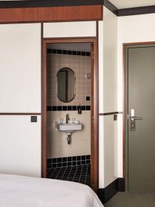 Arian Hotel - On-Site Amenities and Services