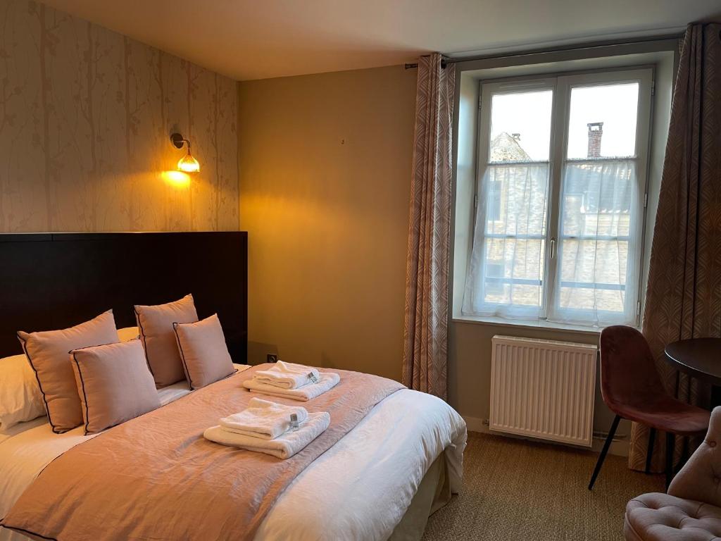 Auberge Du Chasseur - Dining Options