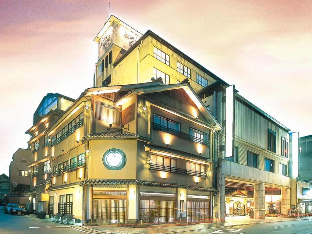 Awara Grand Hotel - Amenities and Facilities