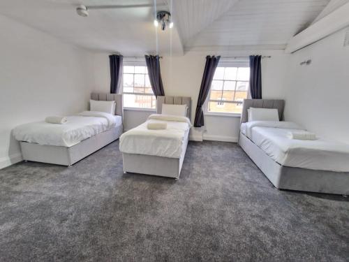 Baker Street Apartments - Guest Ratings