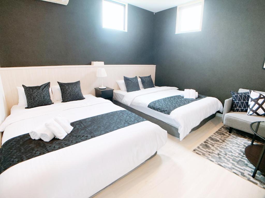 Bar & Hotel Colors MIYAJIMA Review