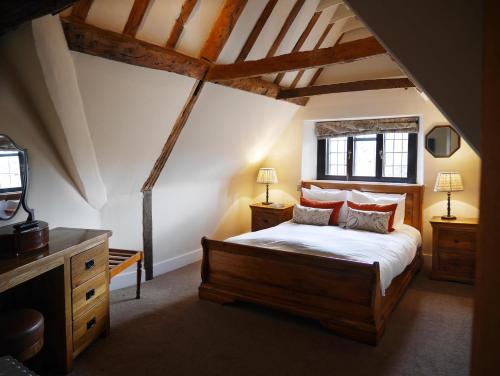 Bear and Ragged Staff - Room Types and Features
