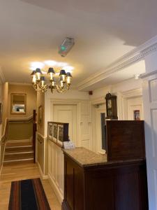 Beech Mount Hotel - Free Parking - Facilities and Amenities