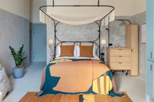 Bermonds Locke, Tower Bridge - Amenities and Features