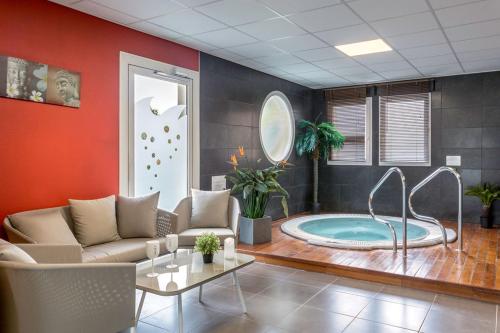 Best Western Hotel Nuit De Retz Nantes Sud - Enjoying the Hotels Accommodations