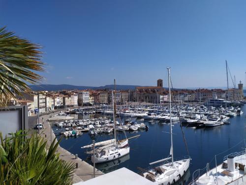 Best Western Premier Hotel of the Old Port - Location and Guest Experience