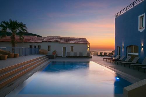 Best Western Premier Santa Maria - Rooms and Amenities