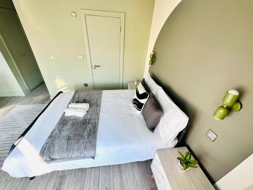 Boutique Ensuite Room Like Hotel - Dining Options Nearby