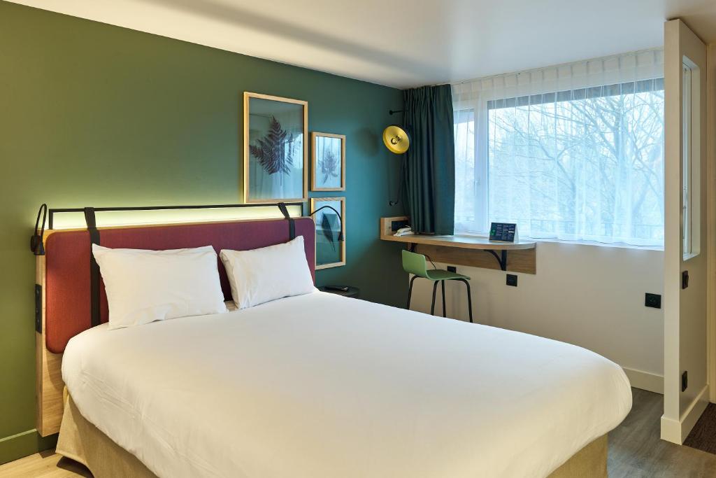 Campanile Villennes-Sur-Seine - Poissy - Hotel Renovated in - Convenient Location