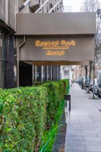 Central Park Hotel - Location Insights