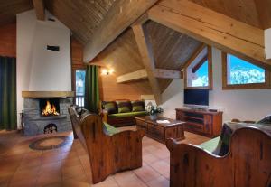 Chalet Des Neiges Oz En Oisans - Activities and Location
