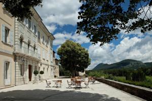 Château Et Golf De Taulane - Dining Experience and Guest Reviews