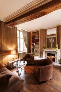 Château - Hotel Le Sallay - Culinary Delights and Breakfast Options