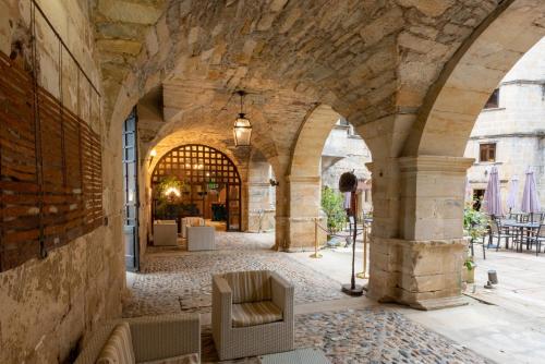 Château of the Dukes of Joyeuse - Delightful Dining Experience