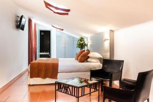Cloitre Saint Louis Hotel Avignon - Historic Architecture