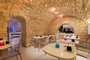 Color Design Hotel - Amenities and Services
