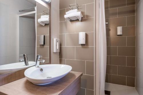 Comfort Hotel Linas - Montlhéry - Location and Accessibility