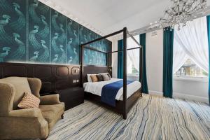 Commodore Hotel - Facilities and Services Offered