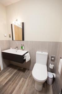 Crown Lodge Hotel - Dining Options