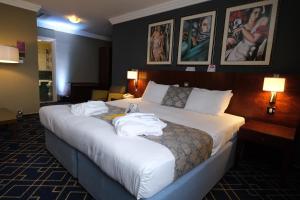 Crowne Plaza Liverpool - John Lennon Airport, an IHG Hotel - Facilities and Amenities