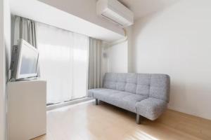 Crystal Egg Japan Bridge 806 - Location and Accessibility