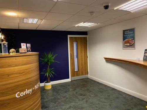 Days Inn Corley NEC - M6 - Facilities and Amenities