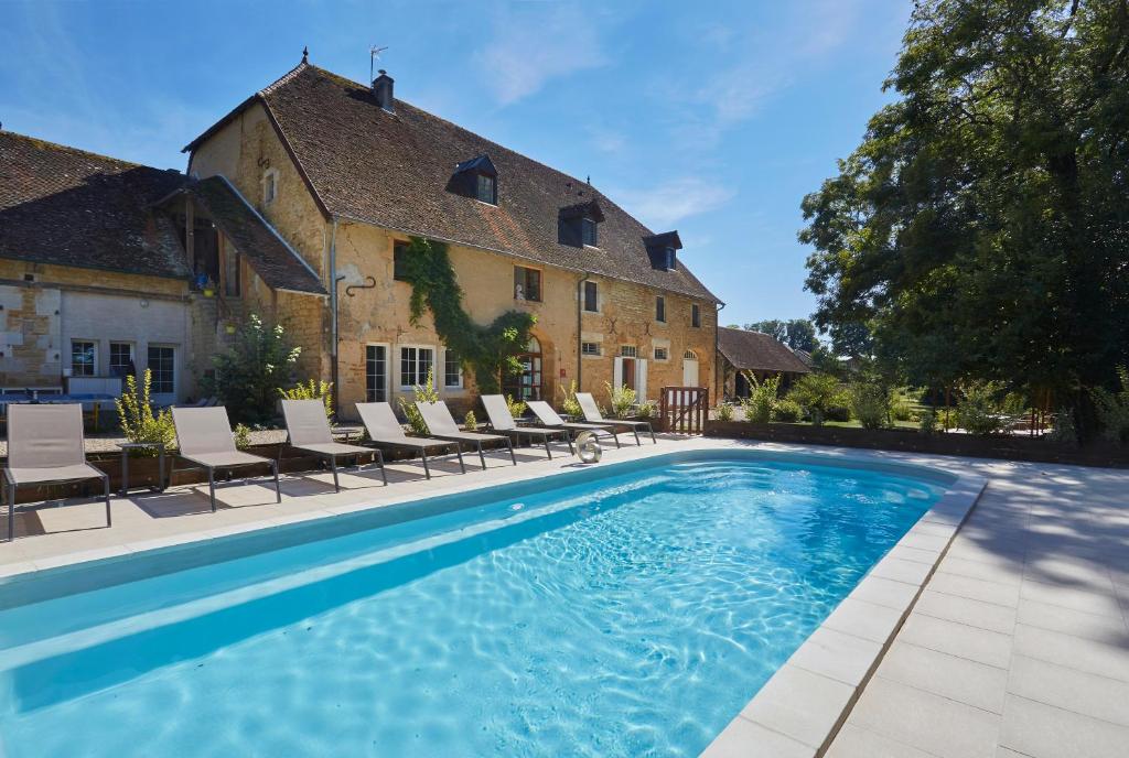 Domaine De Bersaillin - How To Book Your Stay